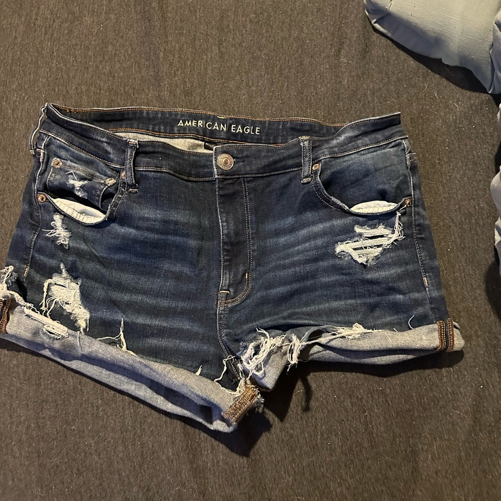 Size 18 midi American eagle shorts